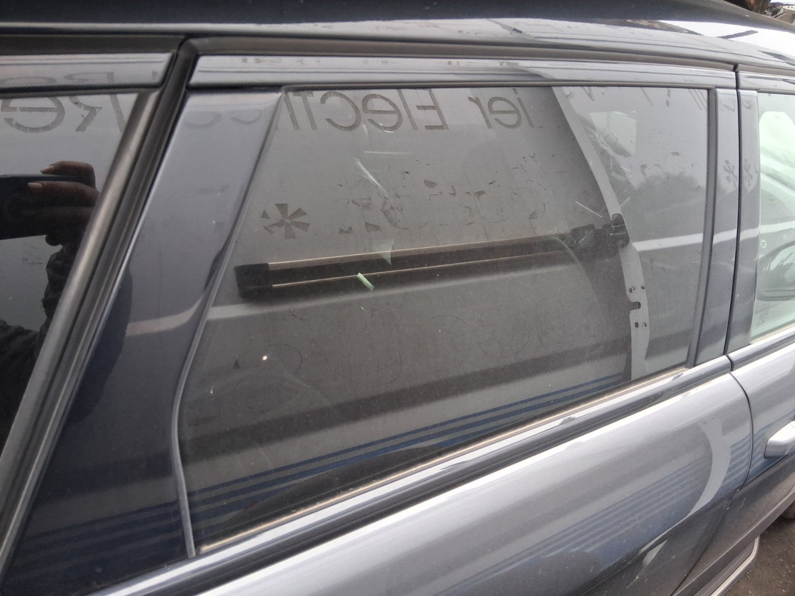 2016 RANGE ROVER EVOQUE L538 OSR DRIVER SIDE REAR DOOR TINTED WINDOW GLASS