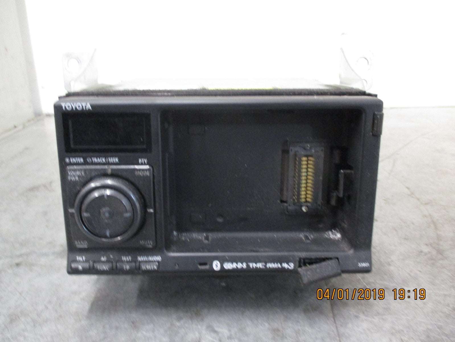 TOYOTA YARIS MK2 SAT NAV STERO HEAD UNIT