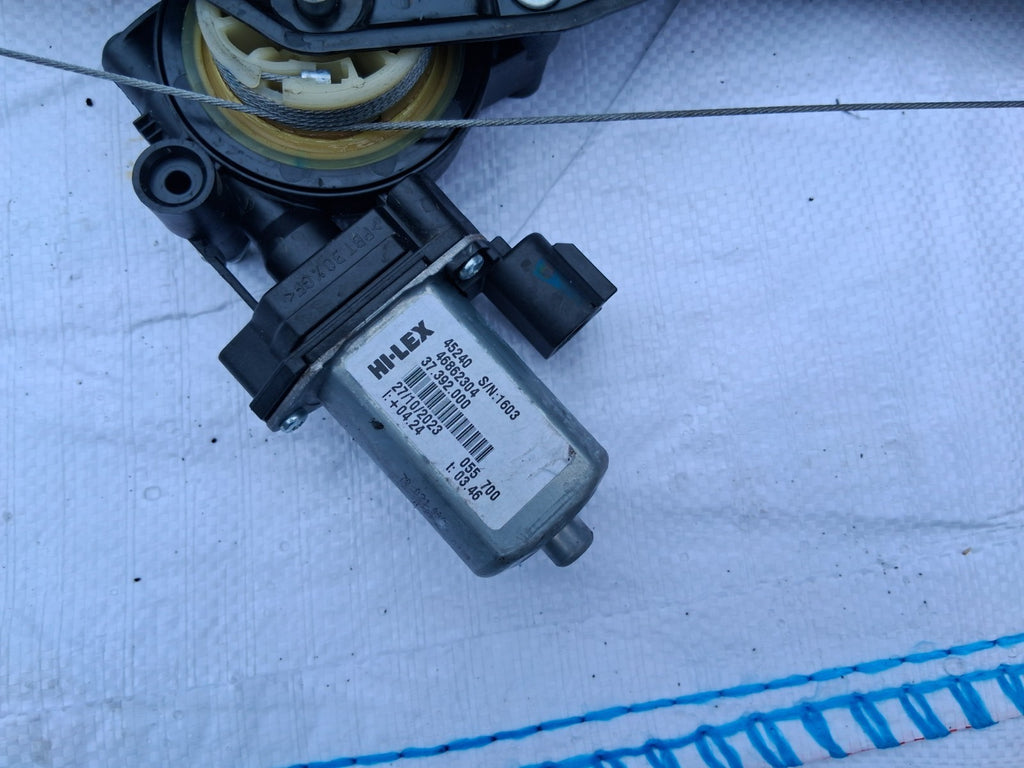 2024 FIAT DUCATO MK3 NSF PASSENGER SIDE FRONT WINDOW MOTOR REGULATOR 46862304
