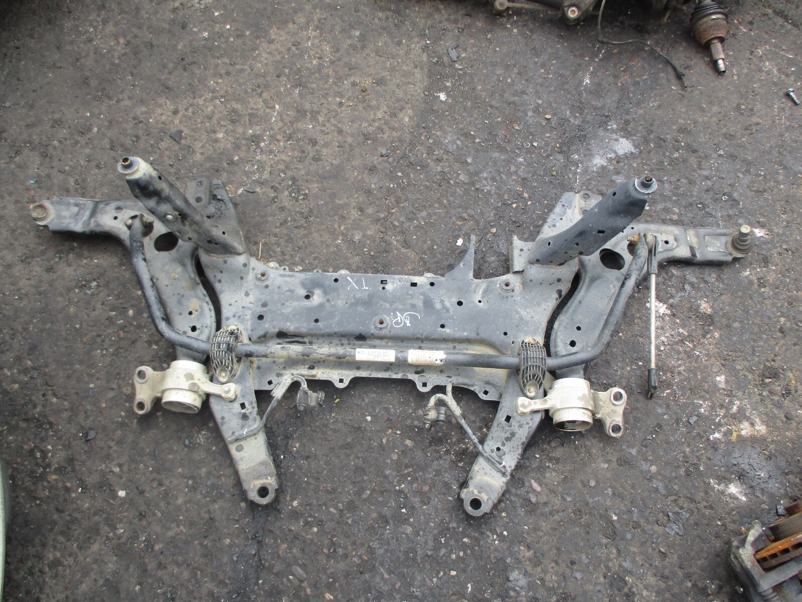 BMW X1 F48 2.0 DIESEL FRONT SUBFRAME CRADLE 6872729