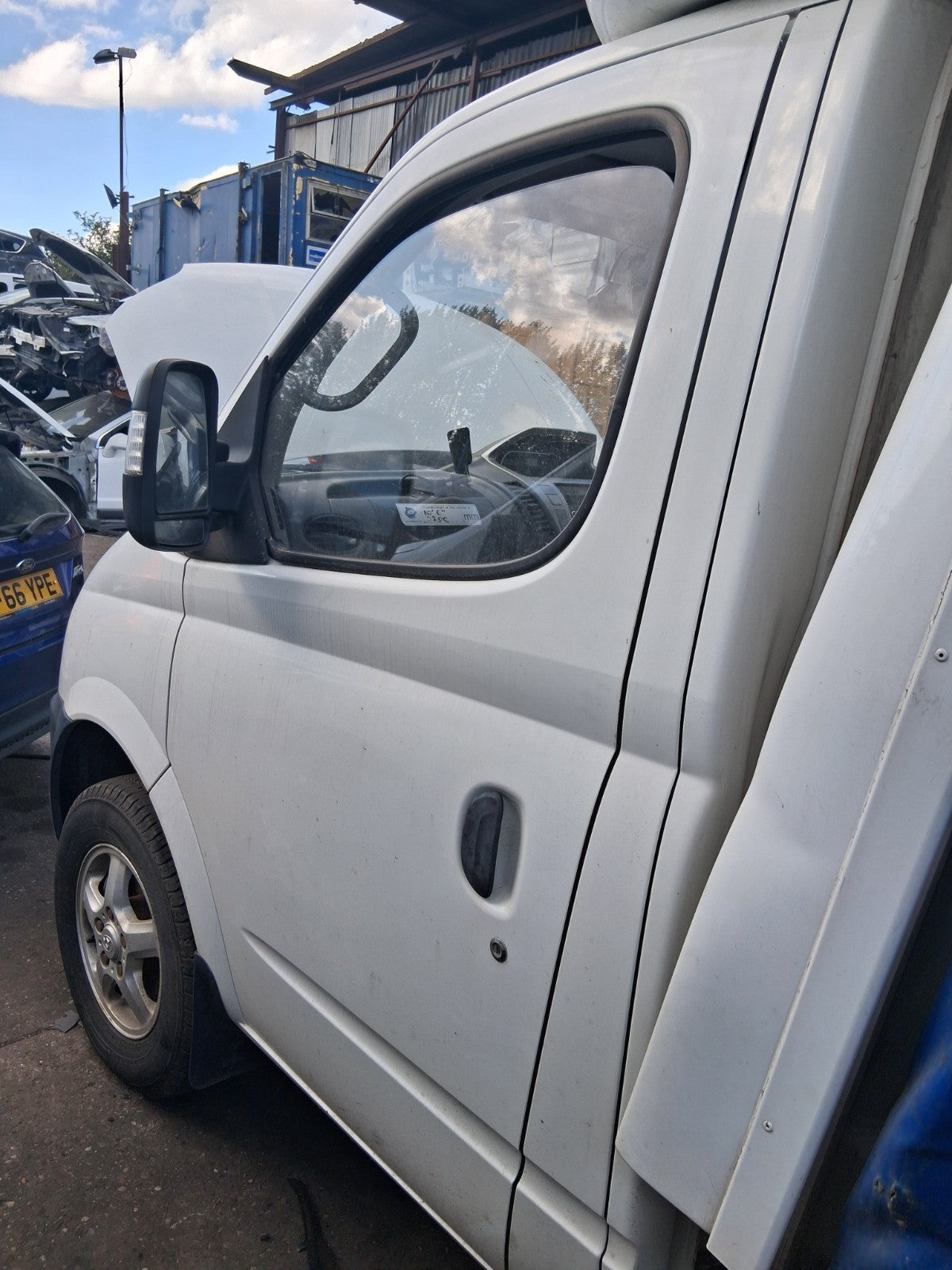 2020 SAIC LDV V80 NSF PASSENGER SIDE LEFT BARE DOOR WHITE