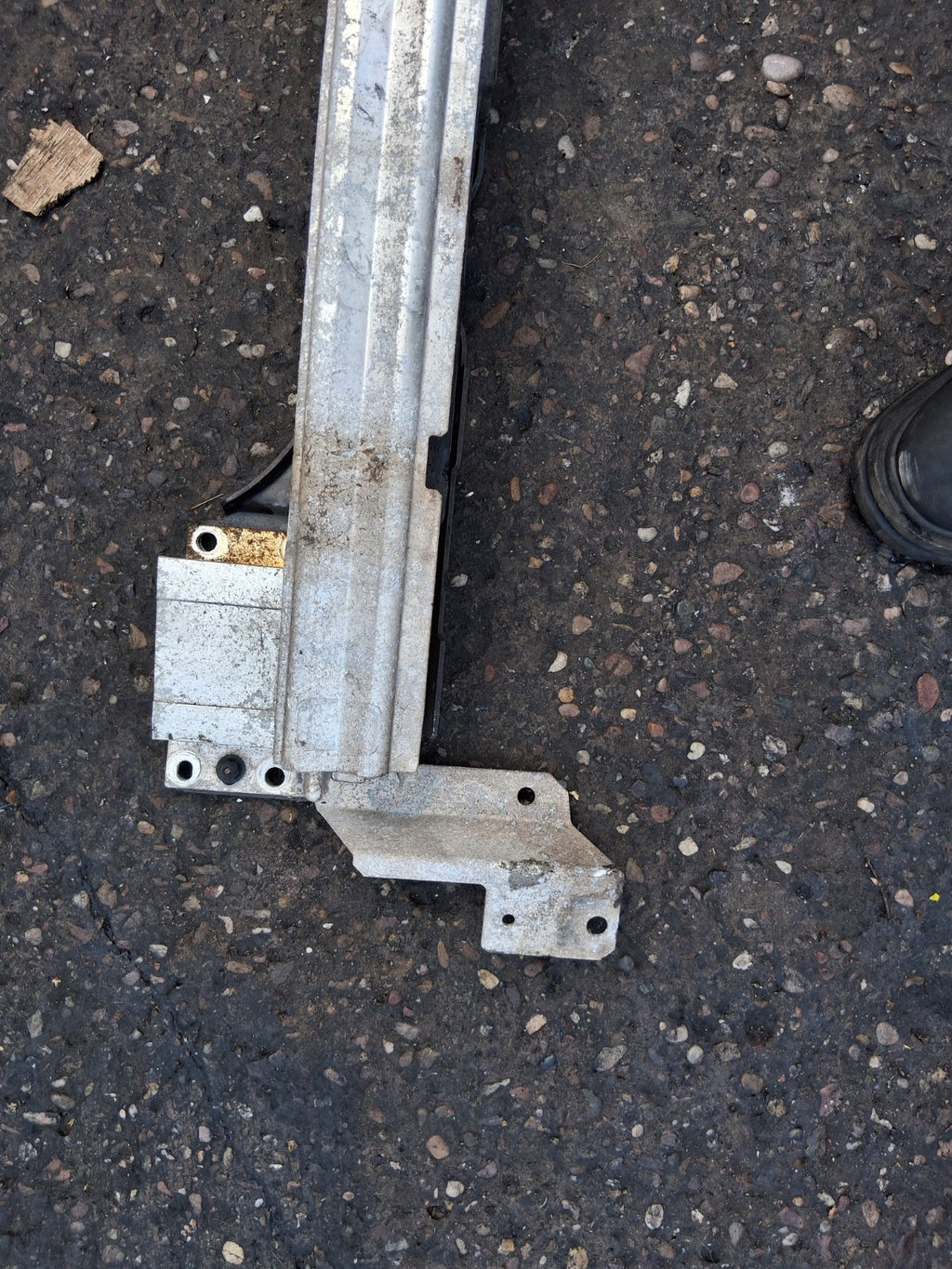 2003 BMW MINI COOPER R50 REAR BUMPER CRASH BAR REINFORCEMENT BAR