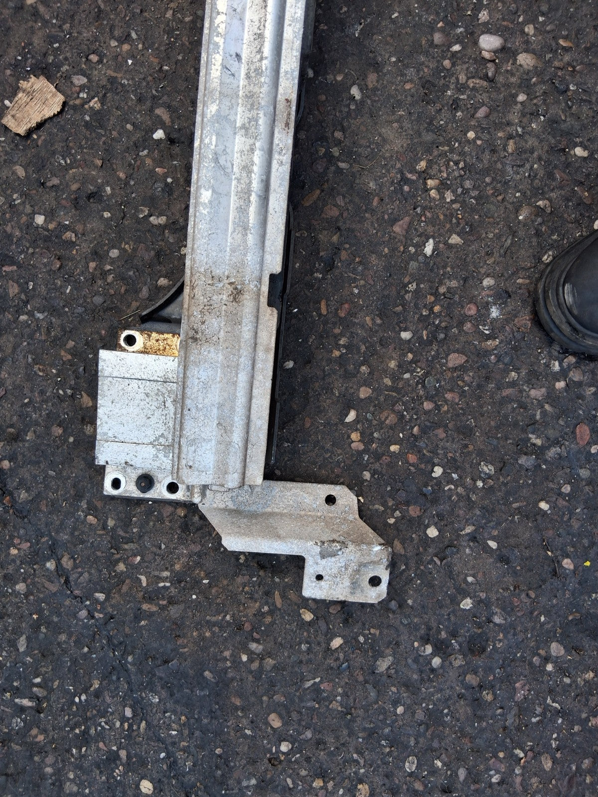 2003 BMW MINI COOPER R50 REAR BUMPER CRASH BAR REINFORCEMENT BAR
