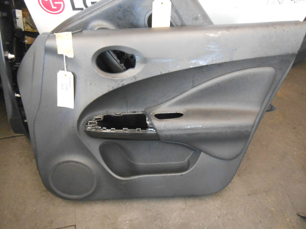 NISSAN JUKE 2016 OSF DRIVER SIDE FRONT DOOR CARD LEATHER ARMREST 809001KB0A