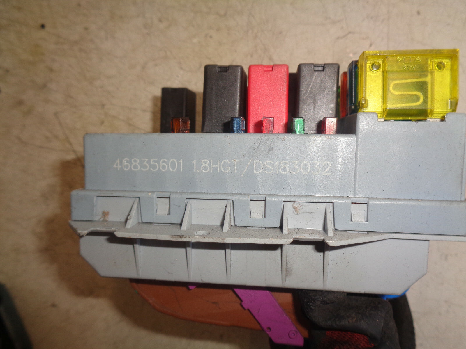 FIAT PUNTO MK2 2003 1.2 PETROL BSI FUSE BOX MODULE 46835601