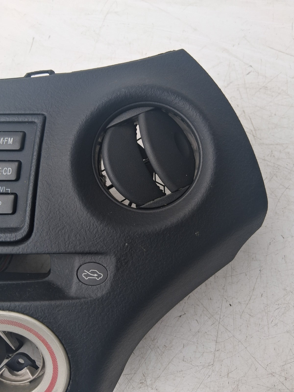 2004 TOYOTA YARIS HEAD UNIT DISPLAY SCREEN + HEATER CONTROL PANEL 861100D040