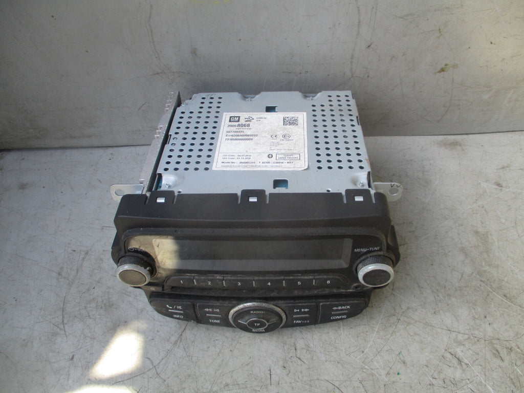 VAUXHALL CORSA E 2017 RADIO CD PLAYER STEREO HEAD UNIT 39068068
