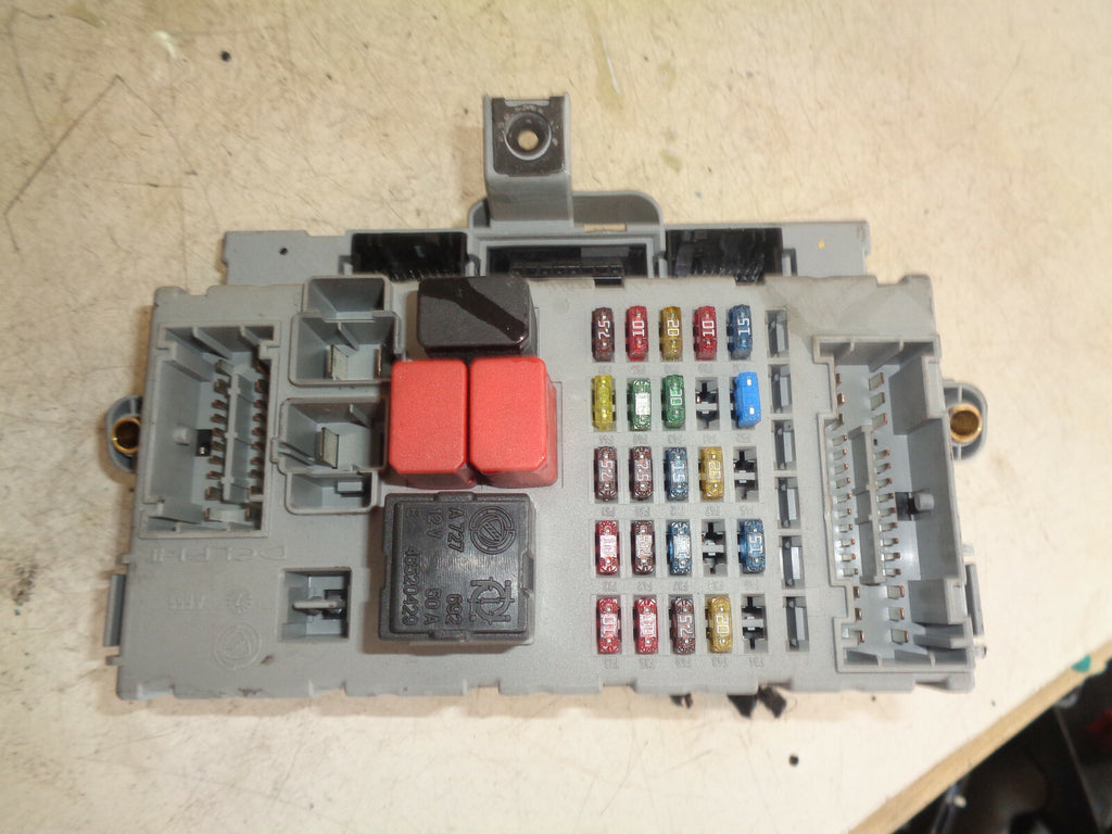 FIAT PUNTO MK2 2003 1.2 PETROL DELPHI FUSE BOX 51735170