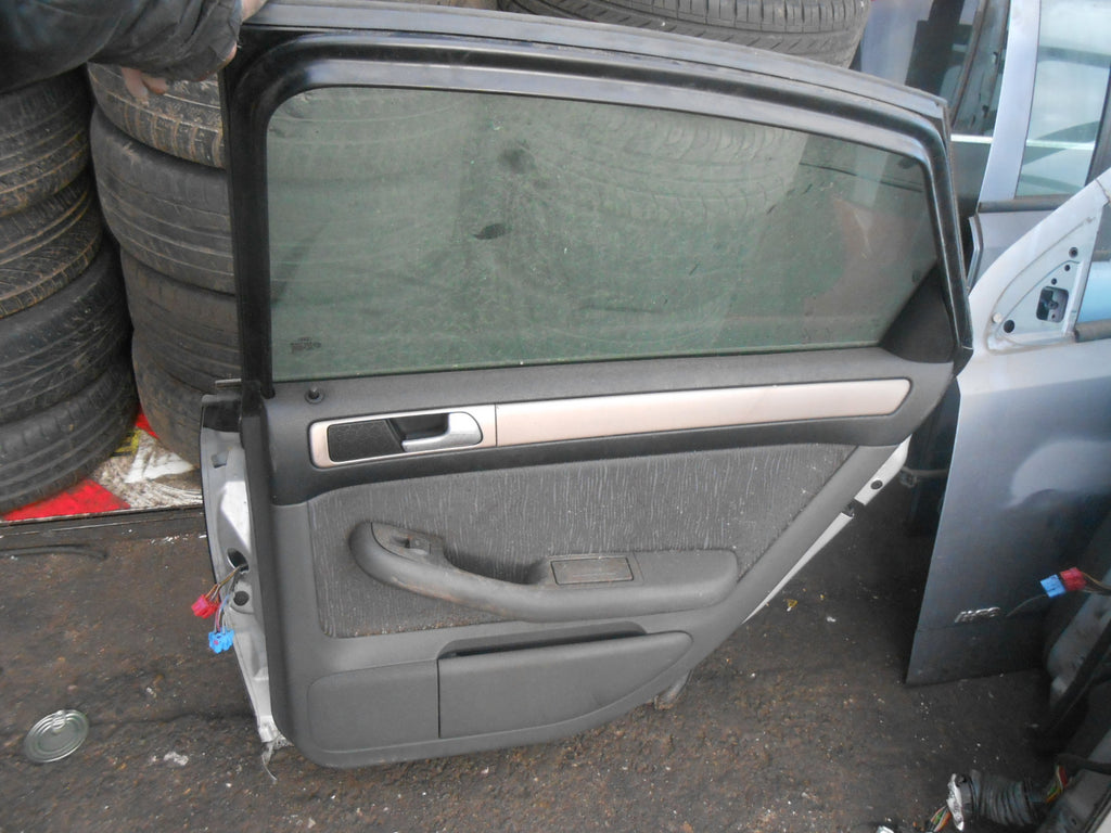 AUDI A6 C5 4B (MK2) SALOON 2000 OSR DRIVER SIDE REAR DOOR COMPLETE SILVER