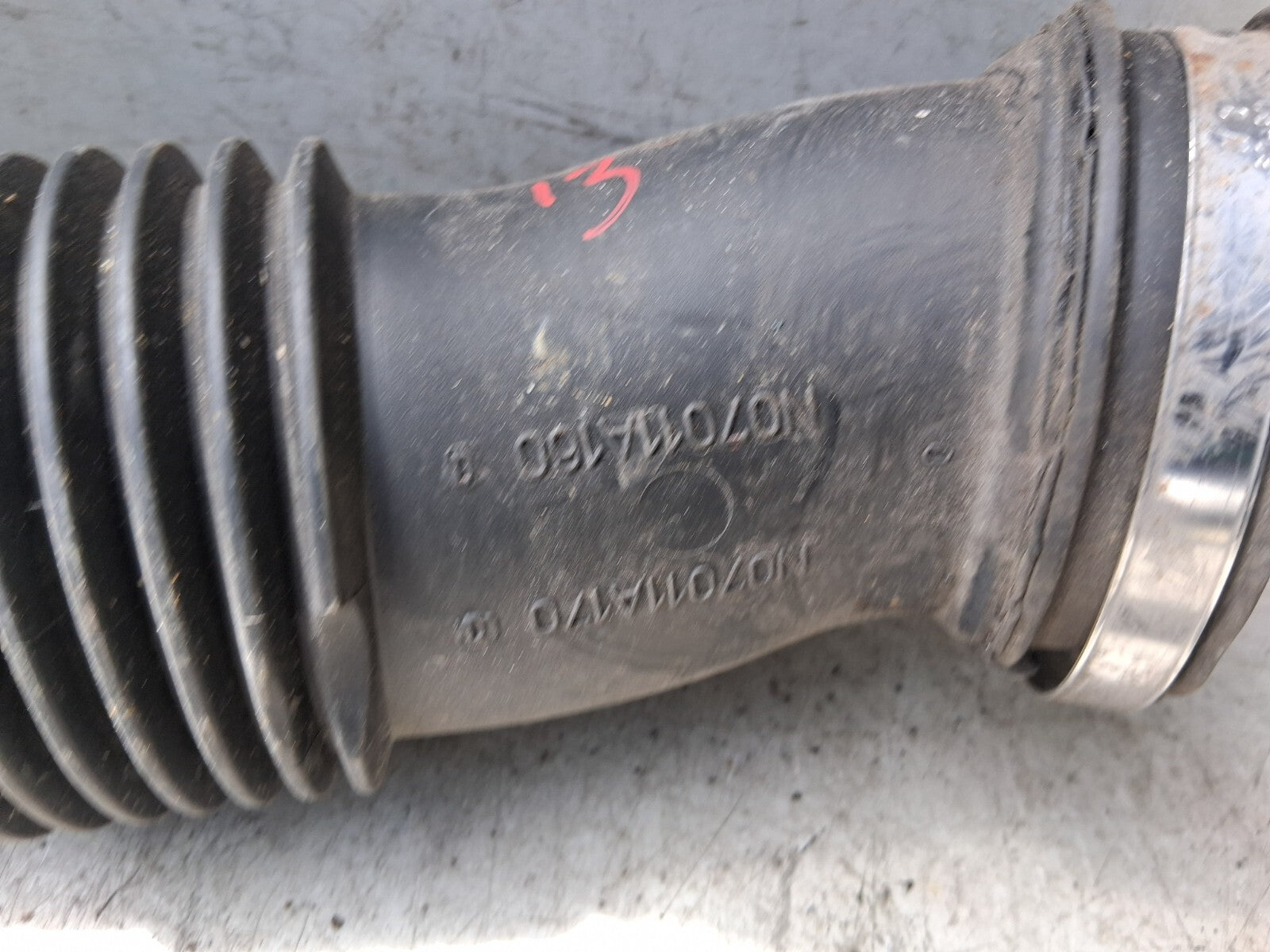 2013 FORD KUGA MK2 AIR INTAKE HOSE PIPE AV6112B624B