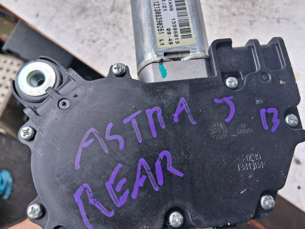 2013 VAUXHALL ASTRA J REAR WINDSCREEN WIPER MOTOR 13395013