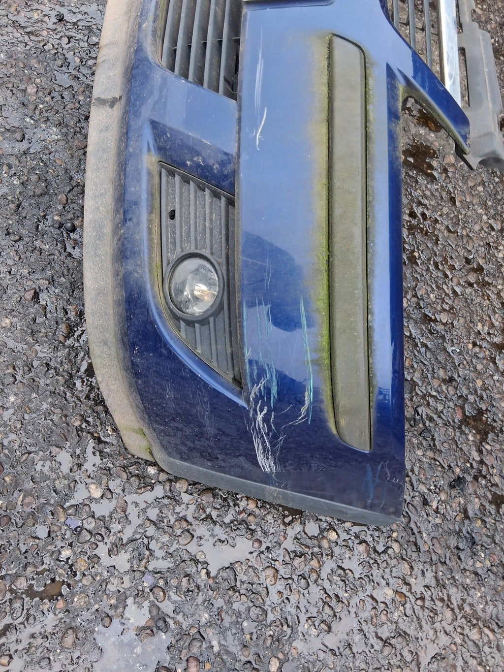 2005 VAUXHALL CORSA C COMPLETE FRONT BUMPER WITH GRILLE BADGE CHROME GRILL BLUE