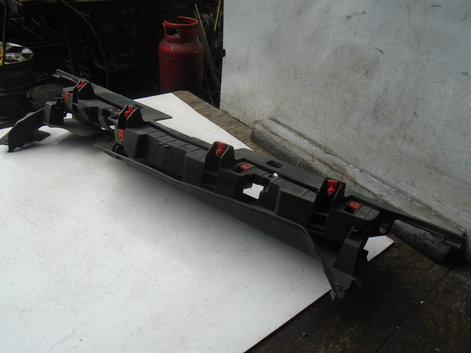 VAUXHALL ASTRA J MK6 FRONT BUMPER SUPPORT BRACKET 13264477