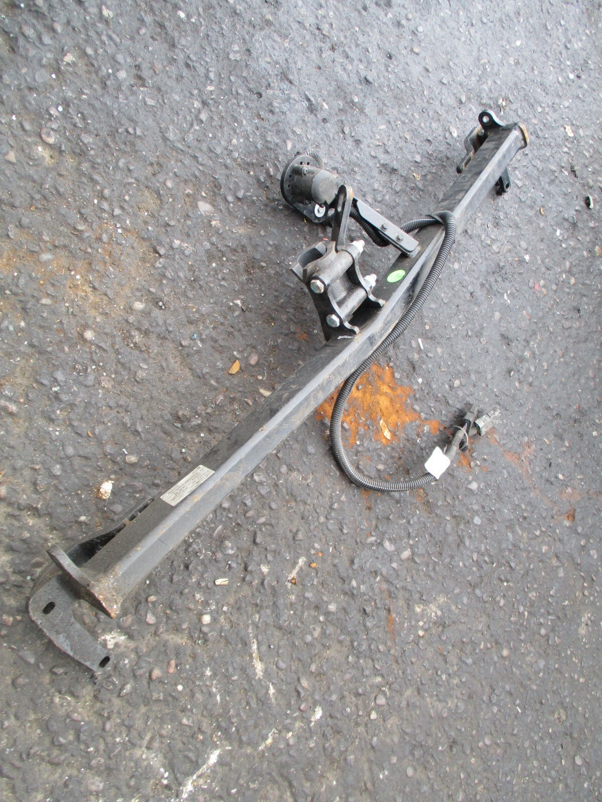 CITROEN C4 MK3 2021 REAR METAL TOW BAR WITH ELECTRICS 9810078880
