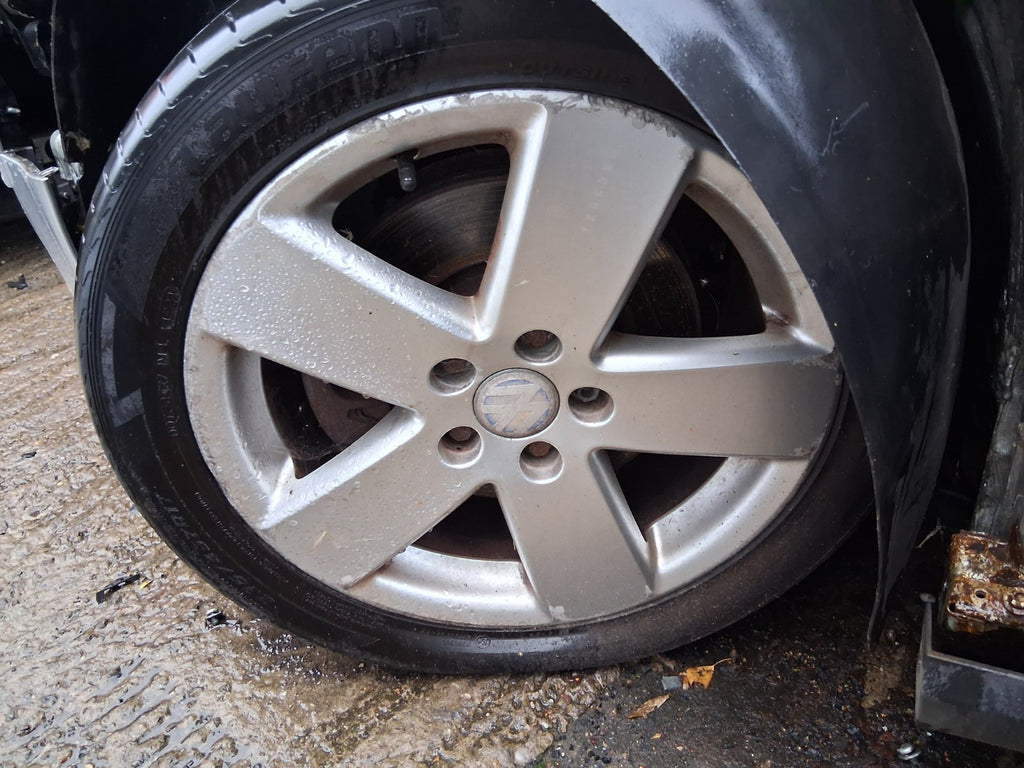 2006 VW VOLKSWAGEN PASSAT B6 17 INCH ALLOY WHEEL WITH TYRE 235/45R17