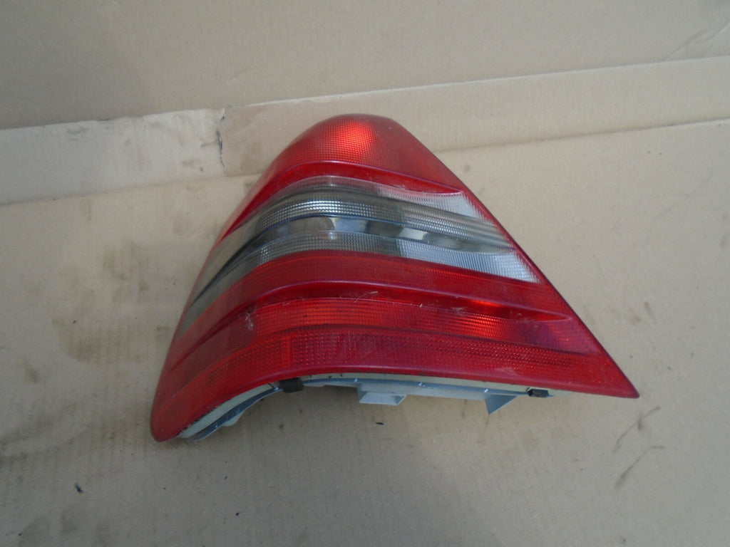 MERCEDES C CLASS W202 2002 NSR PASSENGER SIDE REAR BRAKE TAIL LIGHT CLUSTER