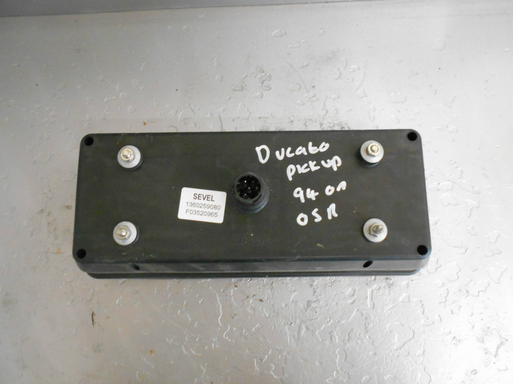 50 UNIVERSAL OSR DRIVER SIDE REAR PICKUP PICK UP LIGHTS NO PLUG OR LOOM INCLUDED