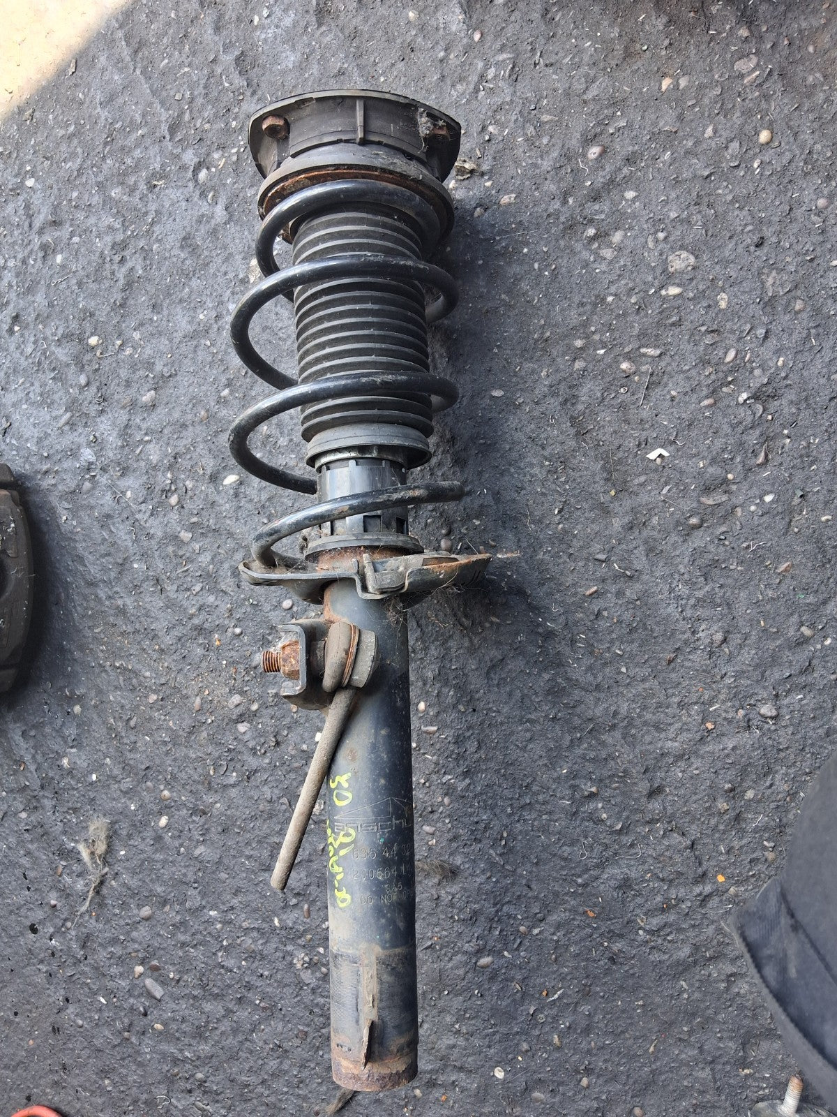 SKODA OCTAVIA 2018 1.5 PETROL OSF DRIVER SIDE FRONT RIGHT SHOCK LEG 635443221