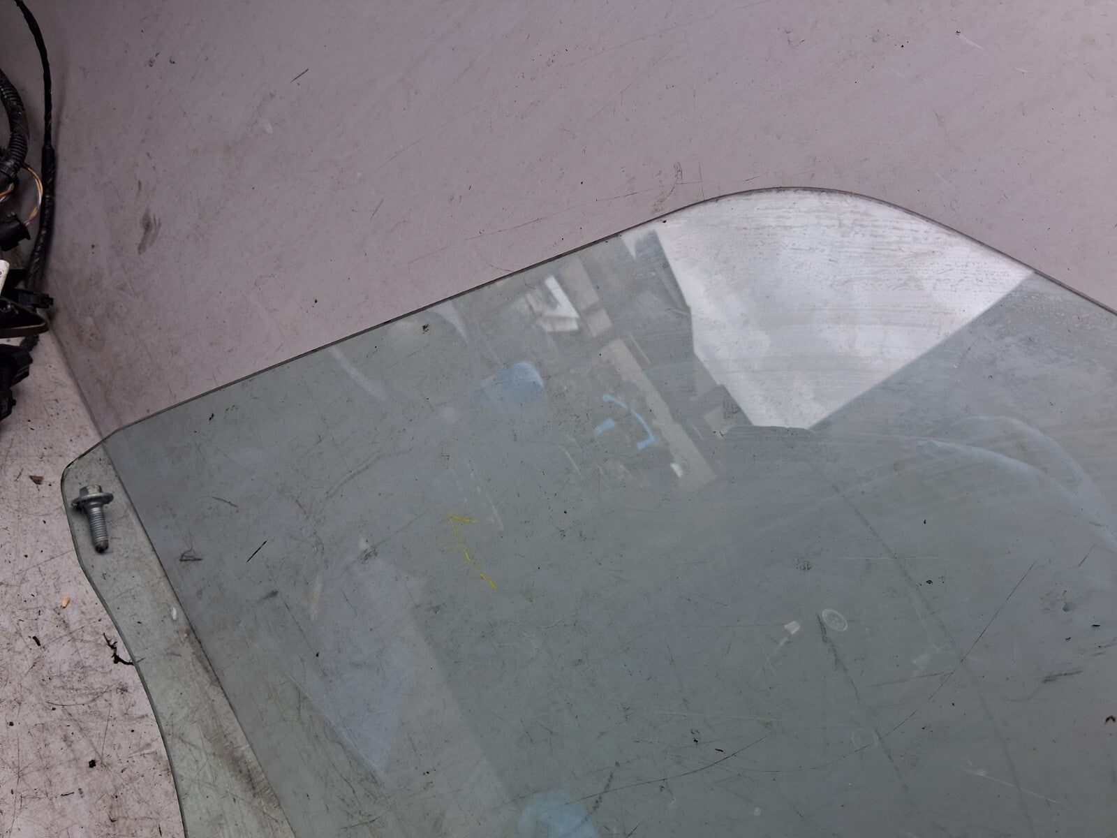 VAUXHALL CORSA E 2018 NSF PASSENGER SIDE FRONT RIGHT WINDOW GLASS 43R009007