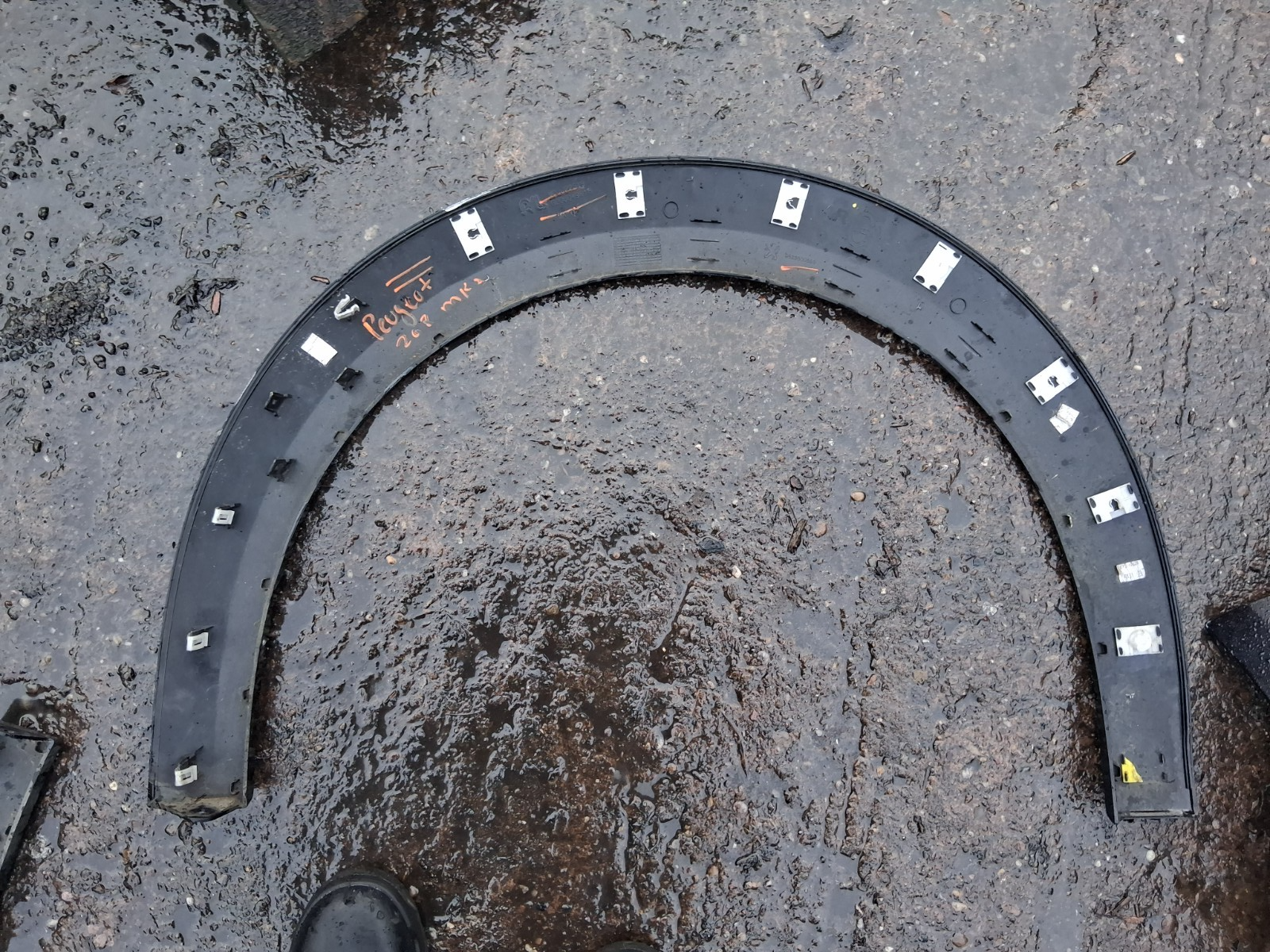 2017 PEUGEOT 308 MK2 NSR PASSENGER SIDE REAR LEFT WHEEL ARCH TRIM 98233005XY