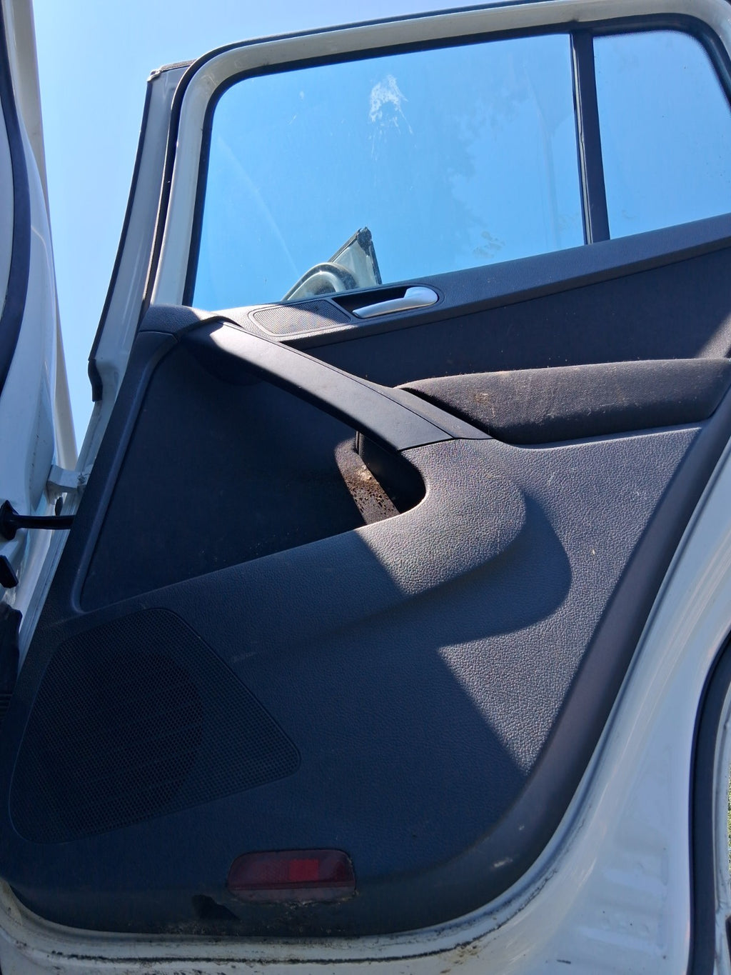 2013 VW VOLKSWAGEN TIGUAN MK1 OSR DRIVER SIDE REAR DOOR CARD PANEL