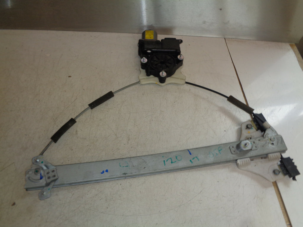 HYUNDAI i20 MK2 2017 OS DRIVER SIDE FRONT DOOR WINDOW MOTOR REGULATOR 82460C8010
