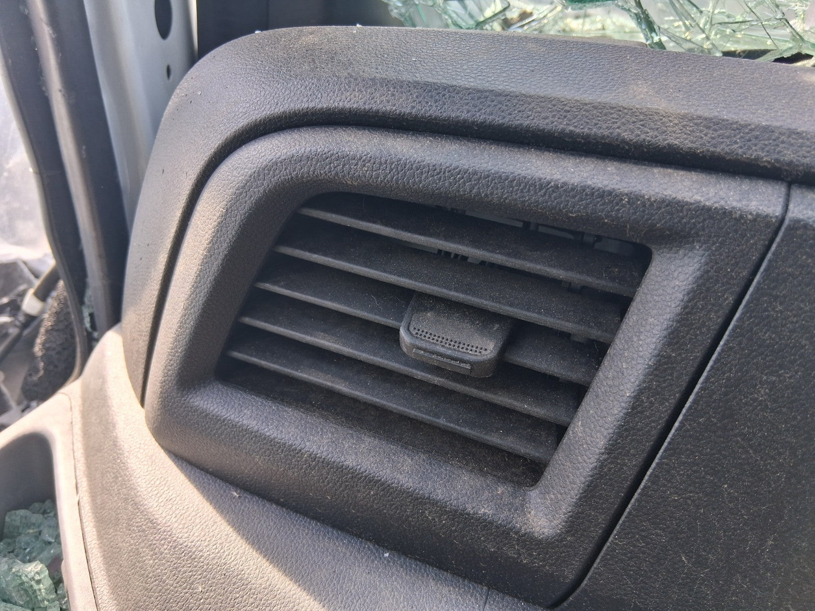 2025 RENAULT MASTER MK4 NSF PASSENGER SIDE FRONT INTERIOR AIR VENT