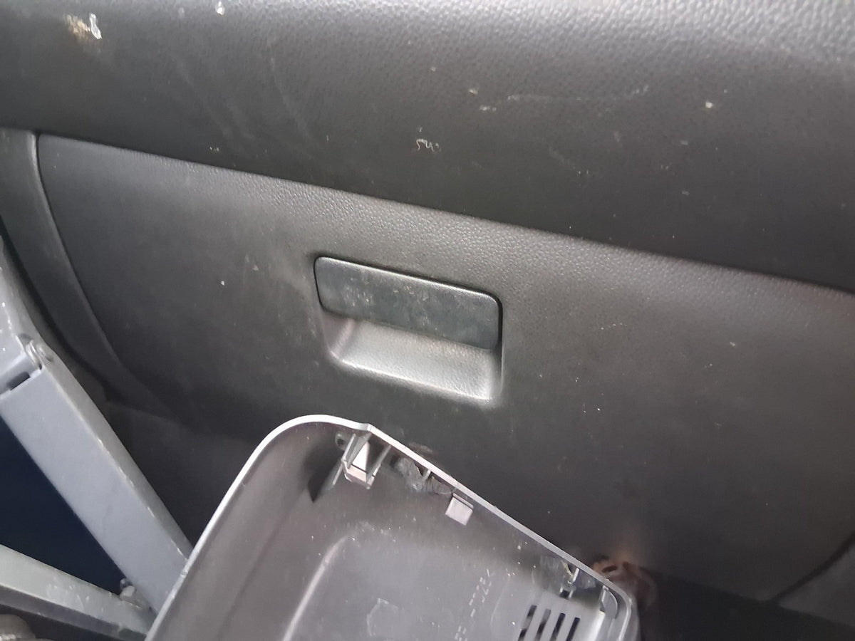 2021 SUZUKI SWIFT A2L MK4 DASHBOARD GLOVE BOX STORAGE COMPARTMENT