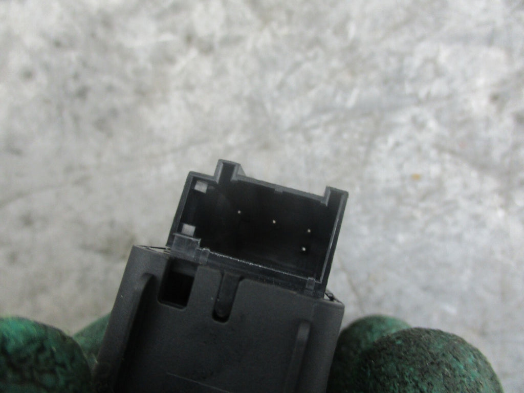 AUDI A3 8V (MK3) ALARM ACTIVATION SWITCH BUTTON 4F0962109B