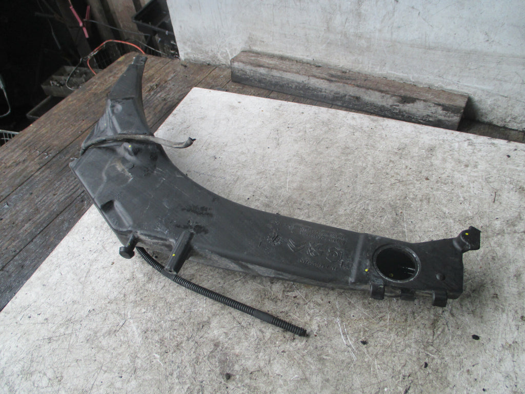 PEUGEOT 308 MK2 2018 FRONT WINDSCREEN WASHER WATER BOTTLE