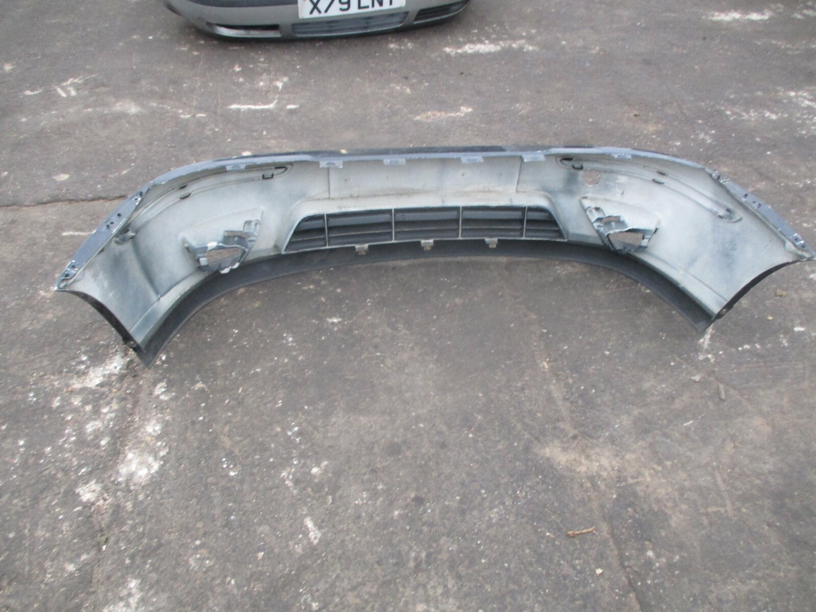 FORD FOCUS MK2 2005 FRONT BUMPER BLACK