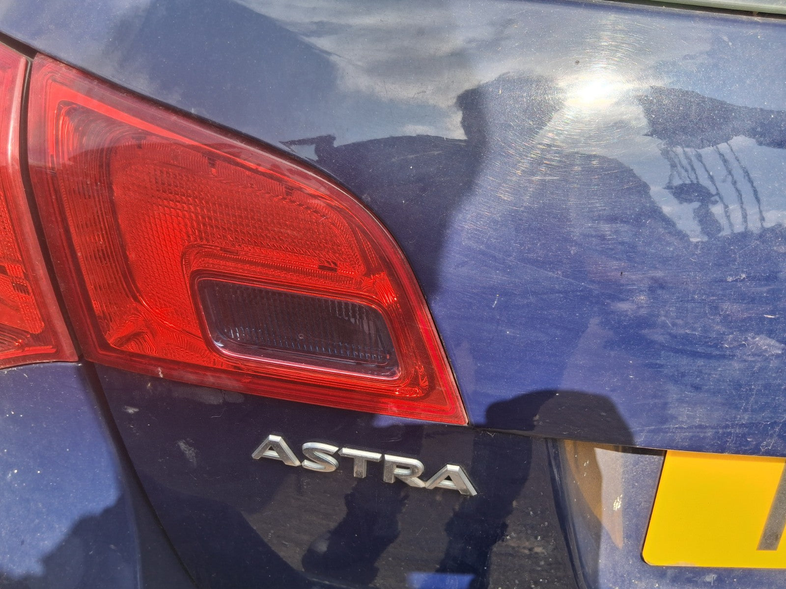 2013 VAUXHALL ASTRA J ESTATE NSR PASSENGER SIDE REAR LEFT INNER TAIL LIGHT