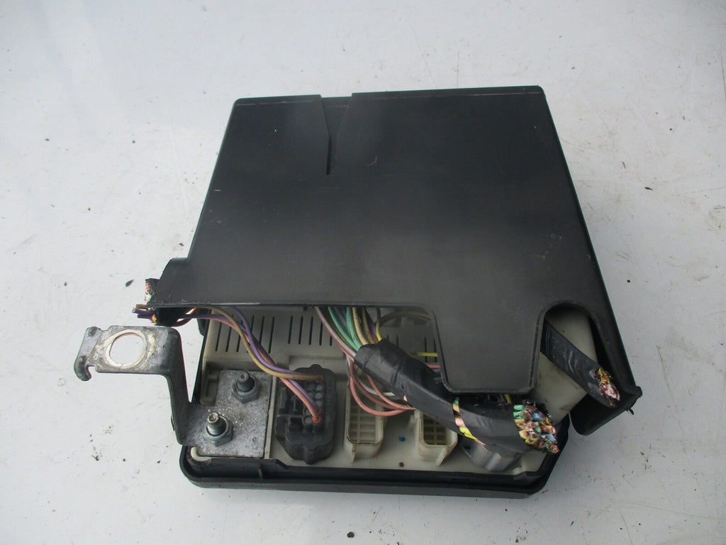 RENAULT MEGANE MK2 1.5 DCI BODY CONTROL MODULE FUSE BOX 8200481866