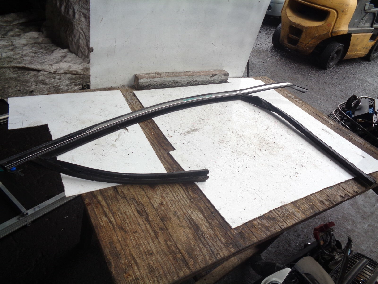 FORD MONDEO MK5 2016 OSF DRIVER SIDE FRONT WINDOW CHROME PANEL