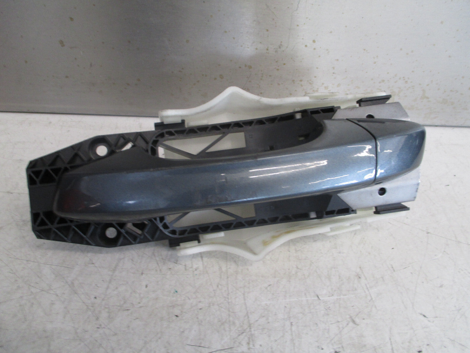 SKODA FABIA MK3 2021 NSF PASSENGER SIDE FRONT EXTERIOR DOOR HANDLE GREY