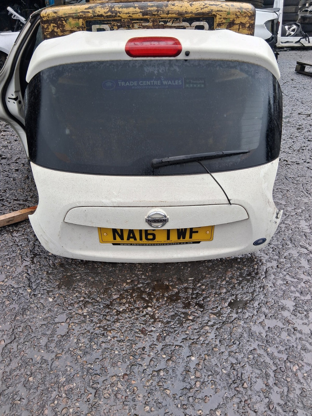 2016 NISSAN JUKE MK1 REAR COMPLETE TAILGATE BOOTLID WHITE