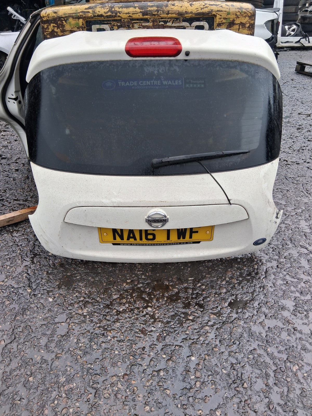 2016 NISSAN JUKE MK1 REAR COMPLETE TAILGATE BOOTLID WHITE