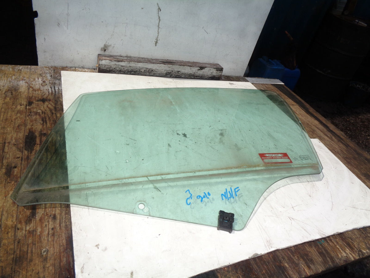 CITROEN C3 MK2 2010 NEAR PASSENGER SIDE FRONT WINDOW GLASS