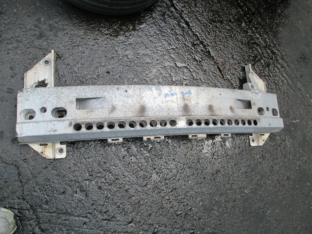 BMW MINI COOPER R50 2006 1.6 PETROL FRONT BUMPER REINFORCEMENT BAR