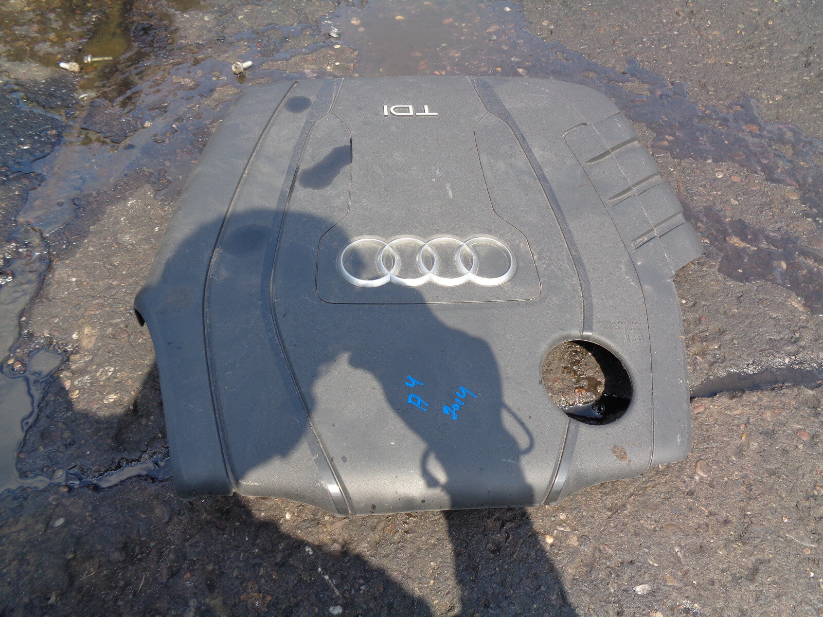 AUDI A4 B8 2014 2.0 TDI DIESEL ENGINE COVER 03L103925AB