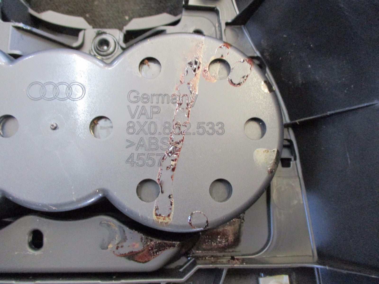 AUDI A1 2013 PLASTIC CENTRE CONSOLE HAND BRAKE SURROUND CUP HOLDER 8X0.862.533