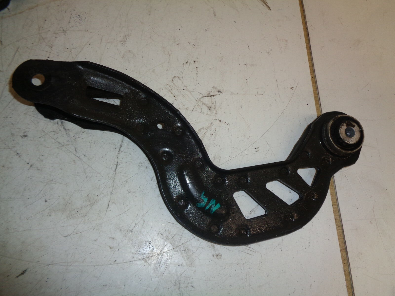 MERCEDES 2018 A CLASS W176 NSR PASSENGER SIDE REAR CONTROL ARM A2463501006