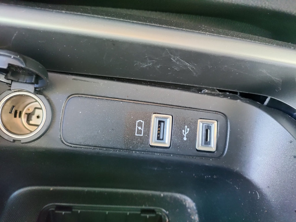 2024 JEEP AVENGER 1.2 PETROL USB CHARGING PORT & 12V SOCKET