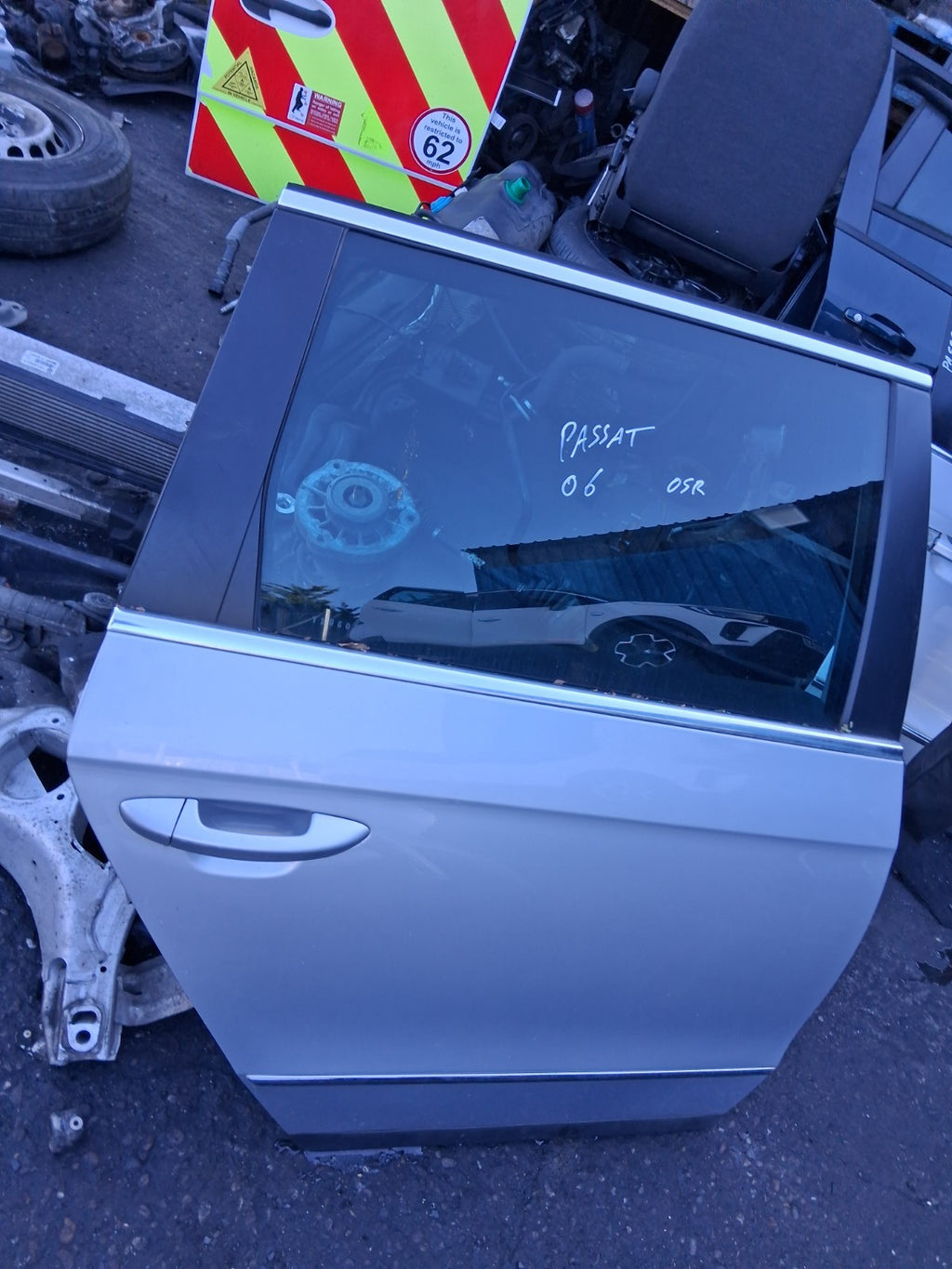 2006 VOLKSWAGEN PASSAT B6 ESTATE OSR DRIVER SIDE REAR RIGHT COMPLETE DOOR SILVER