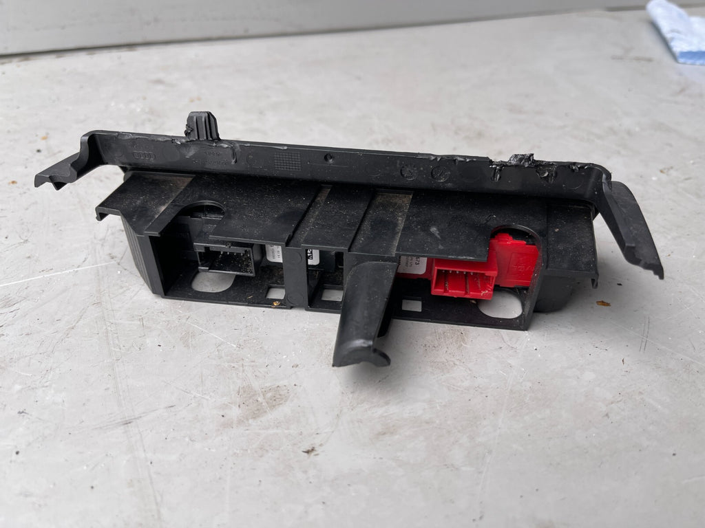 AUDI A1 HEATED SEATS SWITCH PAIR 8X0959673