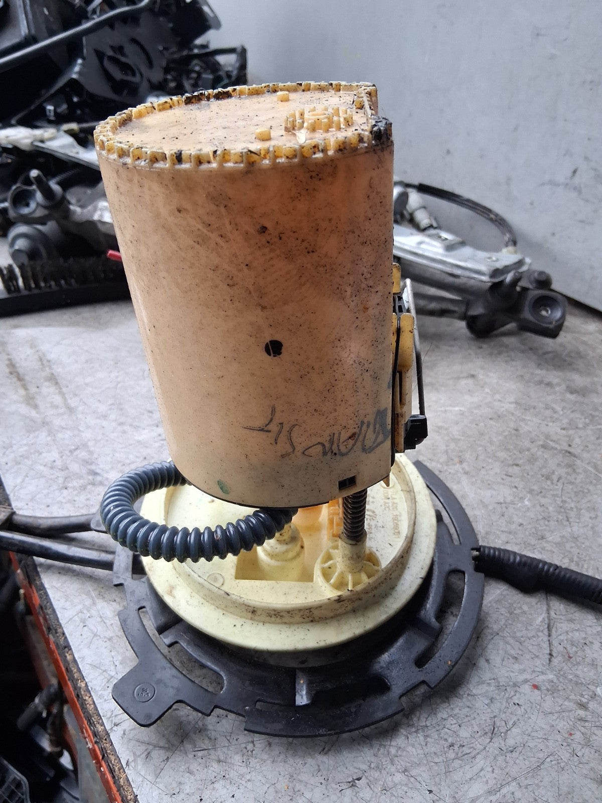 2006 VOLKSWAGEN PASSAT B6 1.9 DIESEL TANK FUEL PUMP SENDER UNIT