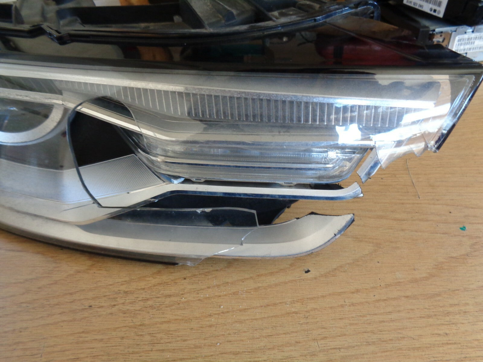 AUDI Q3 2017 MK1 DRIVER SIDE FRONT HEADLIGHT XENON LED HEADLIGHT DAMAGED