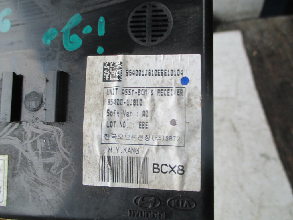 HYUNDAI I20 MK1 BCM BODY CONTROL MODULE UNIT 954001J810