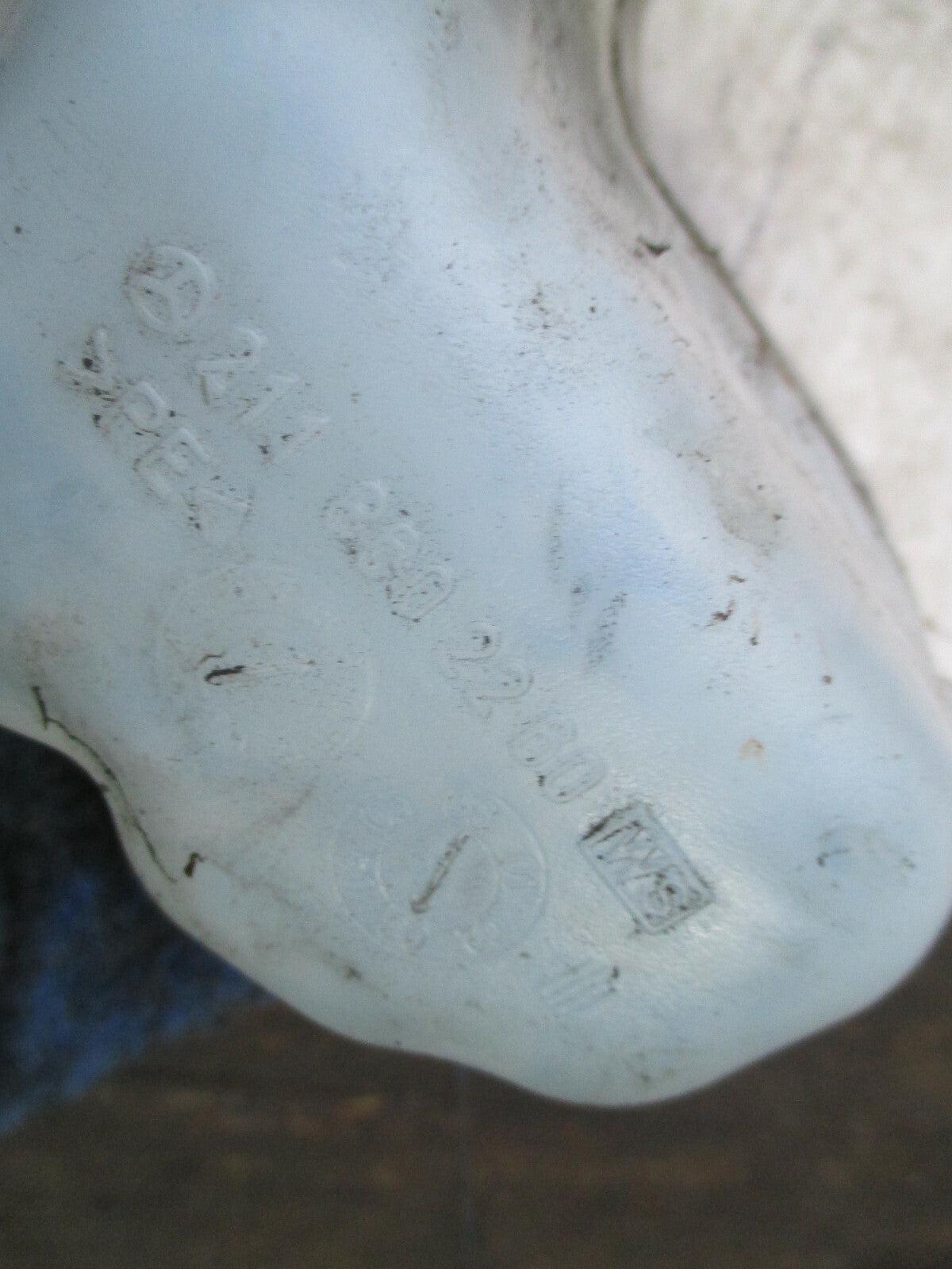 MERCEDES BENZ E CLASS W211 2004 WINDSCREEN WASHER BOTTLE TANK 2118602260