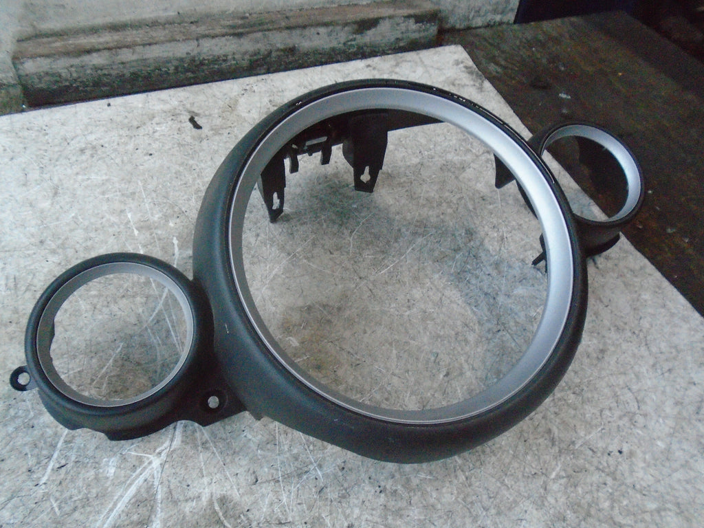 MINI COOPER 2010 R56 DASHBOARD SPEEDO CLUSTER SURROUND TRIM